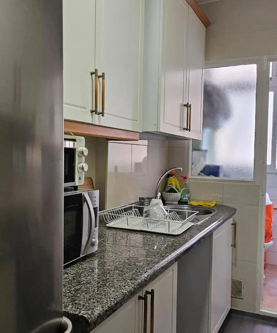홈스테이 Habitacion Privada Comoda Centro Malaga Vialia Estacion De Tren Maria Zambrano Y Tambien Cerca A La Playa